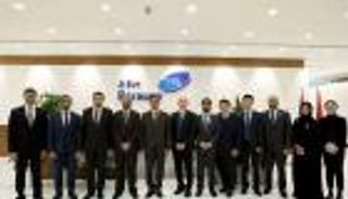 المنصوري يزور "بروج" في الصين.. ويبحث الشراكة مع المشاركين في المعرض