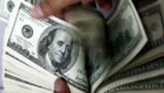 الدولار يرتفع مقابل الروبل في بورصة موسكو