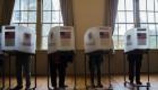 فوز ديمقراطي بمجلس النواب وجمهوري بالشيوخ الأمريكي