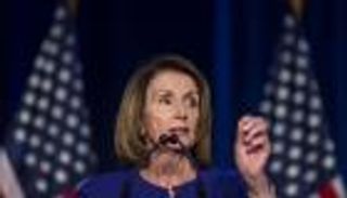 زعيمة الديمقراطيين بمجلس النواب: أمريكا "سئمت الانقسامات"