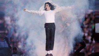 مايكل جاكسون أغنى الراحلين