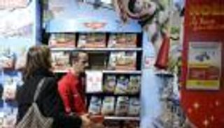 عجوز ترتكب 700 جريمة سرقة