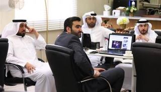 جانب من أعمال ورشة تدريب نادي الشارقة للصحافة 