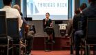 أصغر عضو بالكونجرس.. نجمة موسيقى لا تملك عائلتها حق التصويت