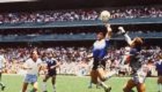 مجلس كرة القدم ينوي إدخال تعديل على قانون "لمسة اليد"