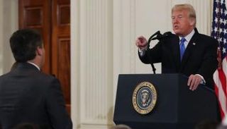 مشادة بين الرئيس الأمريكي دونالد ترامب وجيم أكوستا