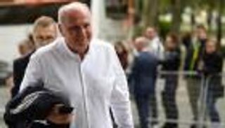 رئيس بايرن يعتذر لبيرنات