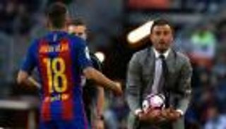 إنريكي يعيد جوردي ألبا إلى قائمة المنتخب الإسباني