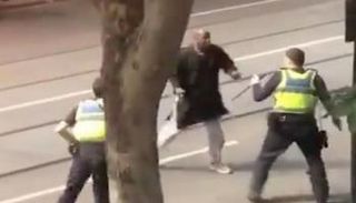 صورة متداولة للحظة الطعن