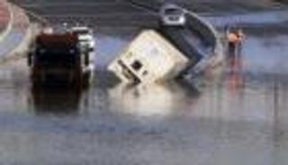 استقالة وزير الأشغال الكويتي على خلفية أضرار موجة الأمطار الأخيرة 