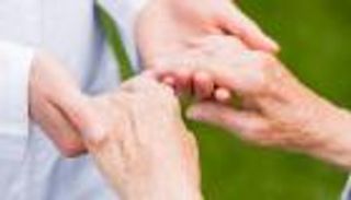 الغناء يحسّن قدرات مرضى الشلل الرعاش