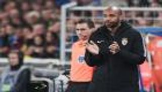 هنري يرشح 3 لاعبين للفوز بالكرة الذهبية 