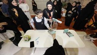جانب من مبادرة "ألف عنوان وعنوان" بالإمارات