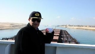 الفريق مُهاب مميش رئيس هيئة قناة السويس المصرية