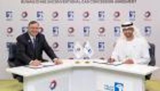 بالصور.. "أدنوك" توقع اتفاقية امتياز حقل غاز غير تقليدي مع "توتال" الفرنسية