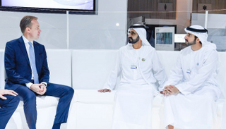 الشيخ محمد بن راشد آل مكتوم يستقبل رئيس منتدى