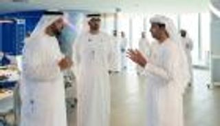 بالصور..حامد بن زايد يشهد جانبا من "ملتقى أبوظبي للرؤساء التنفيذيين"