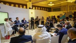 مجالس المستقبل العالمية تناقش آثار التقدم التكنولوجي على الوظائف