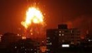 الاحتلال الإسرائيلي يدمر  مبنى فضائية الأقصى في غزة