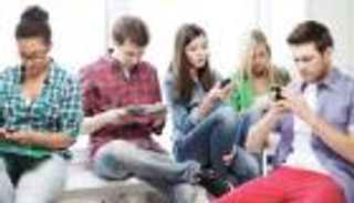 تقليل تصفح فيسبوك يحد من الشعور بالاكتئاب والوحدة