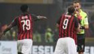 هيجوايين يوضح حقيقة تعديه على حكم مباراة يوفنتوس لفظيا