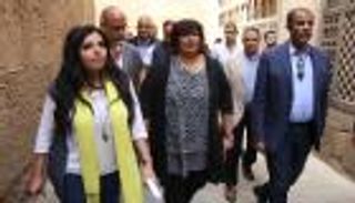 بالصور.. وزيرة الثقافة المصرية تتفقد متحف نجيب محفوظ بالقاهرة