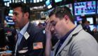 وول ستريت تفتح منخفضة تحت ضغط سهم أبل