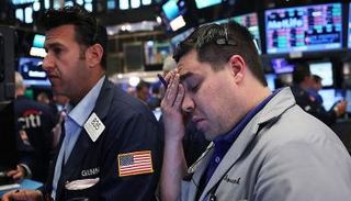 وول ستريت تفتح منخفضة متأثرة بتراجع أبل