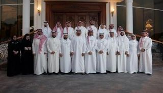 الشيخ محمد بن زايد يستقبل وفد غرفة تجارة وصناعة الشرقية السعودي