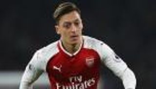 وكيل أوزيل يكشف عن تلقيه عرضا آسيويا براتب خيالي