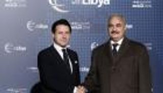 حفتر يصل باليرمو الإيطالية لحضور مؤتمر دولي حول ليبيا