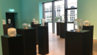 بالصور.. معارض وأفكار فنية مبتكرة على ضفاف خور دبي