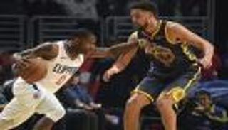 كليبرز يفوز على وريورز حامل لقب دوري السلة الأمريكي