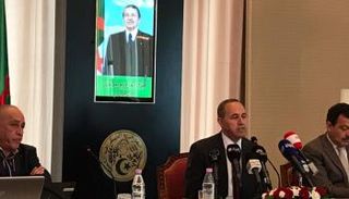 وزير الثقافة الجزائري في مؤتمر صحفي عن معرض الجزائر للكتاب 