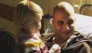 مريض إيطالي يهدي طفلته سيرته الذاتية لتقرأها بعد وفاته