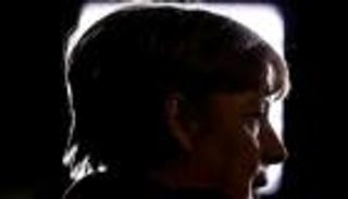 ميركل تدعو إلى "وضع رؤية" لإنشاء "جيش أوروبي حقيقي"