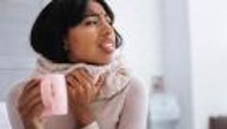 4 علاجات منزلية لتهدئة التهاب الحلق في فصل الشتاء