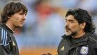 مارادونا ينفي الإساءة لميسي ويطالب بعودته لمنتخب "التانجو"