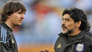 مارادونا مع ميسي