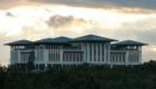 تدفئة نخيل قصر أردوغان.. بذخ يفضح أكذوبة التقشف