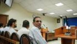 مقصلة الاقتصاد.. إيران تعدم"سلطان الذهب" واعتقالات لسماسرة العملات