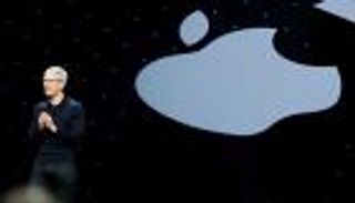 لعنة "آيفون" تطيح بـ"أبل" من عرش التريليون دولار