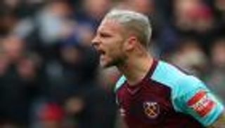 هداف مانشستر يونايتد يلمح لرغبته في الرحيل عن وست هام