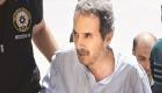 محاكم أردوغان تعاقب صحفيا تركيا بالسجن 19 عاما.. والتهمة: كولن