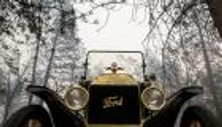 سيارة فورد نادرة تنجو من حرائق "باراديس" 