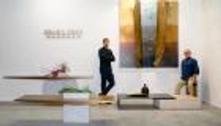 بالصور.. رحلة فنية تجمع أبا بابنه في أسبوع دبي للتصميم