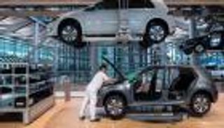 "بلومبرج": الصين تقود العالم لمستقبل السيارات الكهربائية