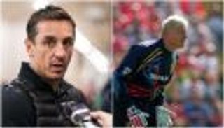 نيفيل يكشف سبب رفضه مصافحة شمايكل منذ 16 عاما