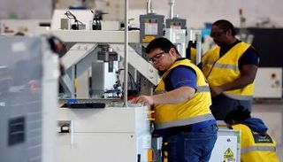 قطاع الصناعات التحويلية يشكل 12% من الاقتصاد الأمريكي