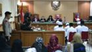 حشود غاضبة تقتص بوحشية من اللصوص في إندونيسيا